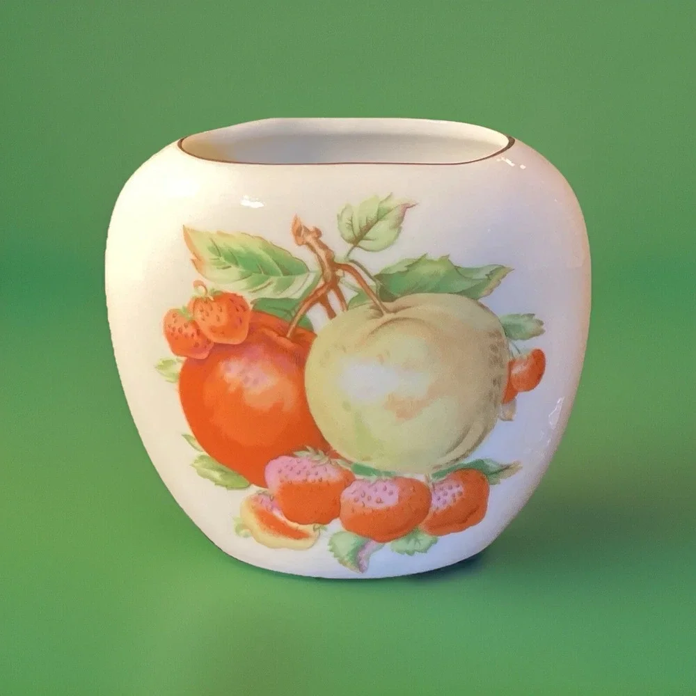 Oblong‎ Brinn Japan Vases With Fruit Motif 4.5